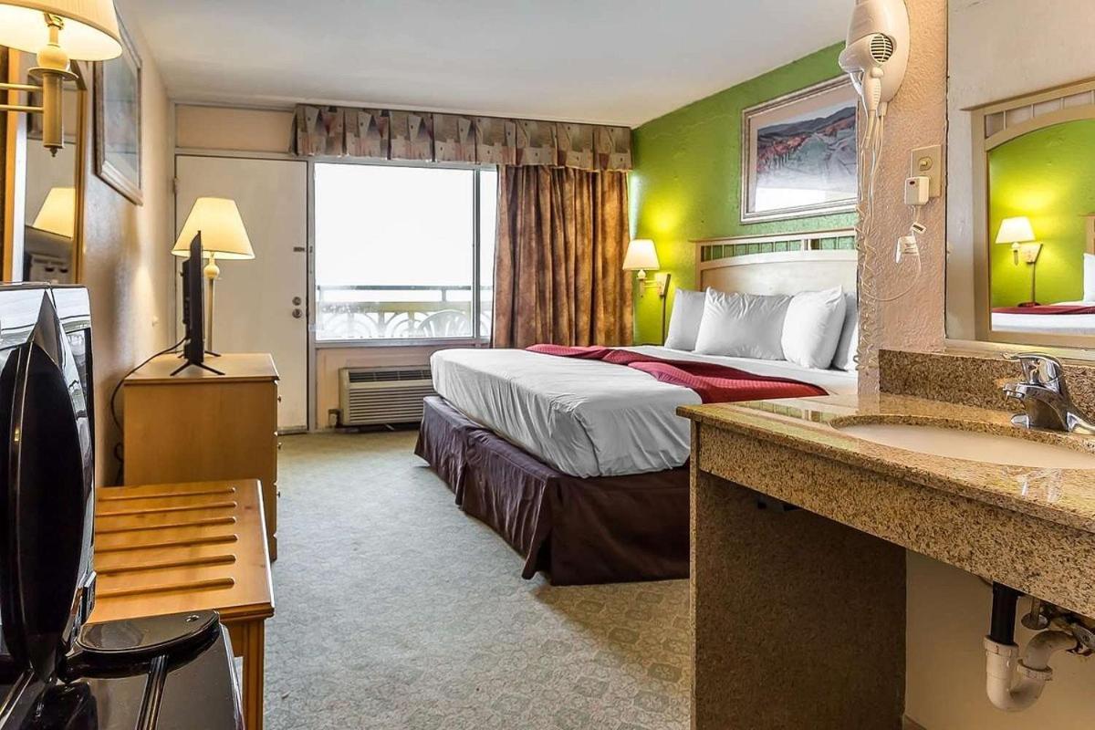 Ocean Star Hotel Myrtle Beach Bagian luar foto